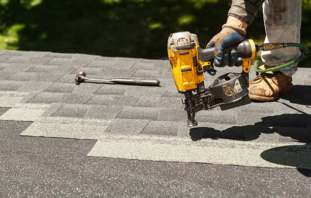 Best Roof Maintenance Services  in Como, WI